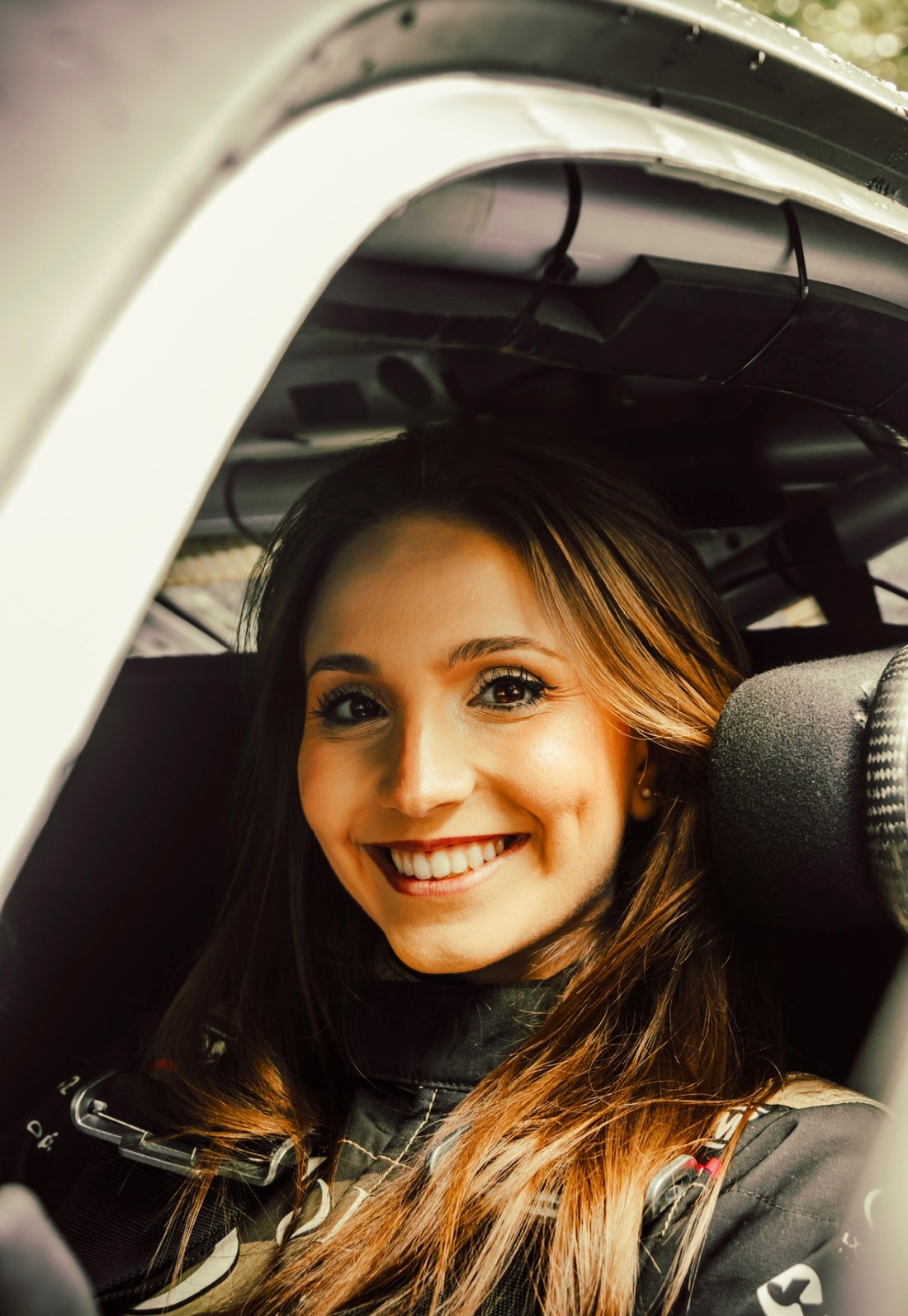 About Gabriela Correia Racing Driver